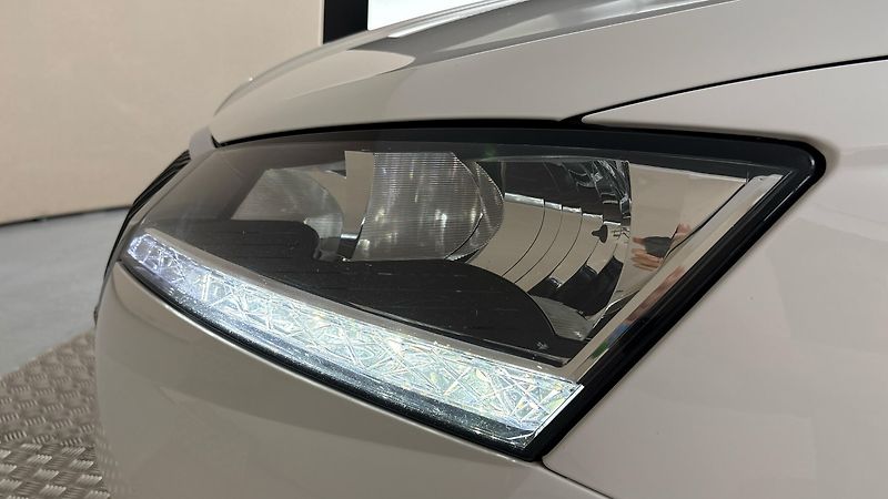 Škoda Fabia 1.0 TSI Ambition Combi - fotka 18 z 23