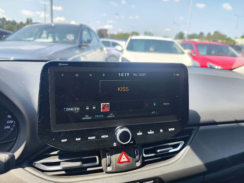 Hyundai i30 1.5 T-GDI/117kW Smart Navi - fotka 16 z 38