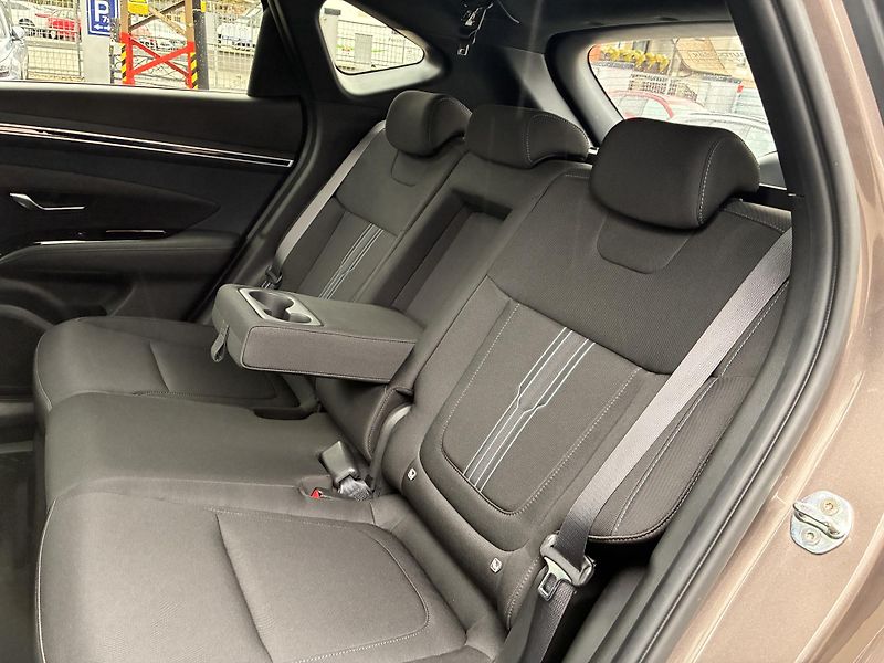 Hyundai Tucson 1.6T-GDi 132kW, REZERVACE - fotka 13 z 30