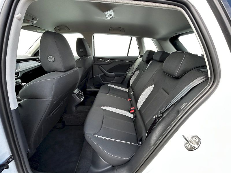 Škoda Kamiq (2025) 1.0 TSI 85kW MP6 Selection - fotka 27 z 32
