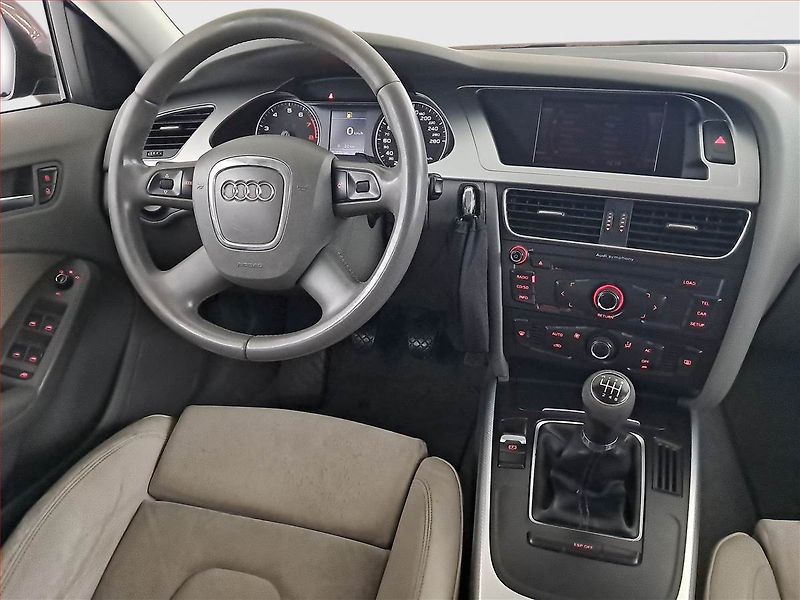 Audi A4 (2008) 1.8 TFSI, Serv.kniha - fotka 7 z 15