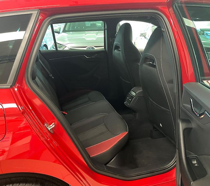 Škoda Kamiq MONTE CARLO, 1.MAJ.,PANORAMA - fotka 11 z 33