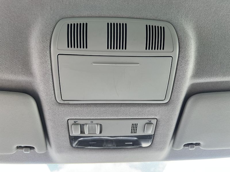 Škoda Rapid (2015) 1,6TDi 77kW AMBITION - fotka 17 z 32