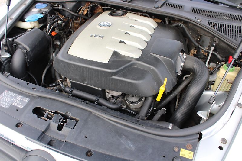 Volkswagen Touareg (2007) 2.5 TDI R5 PRUŽINY XENONY KŮŽE - fotka 19 z 19