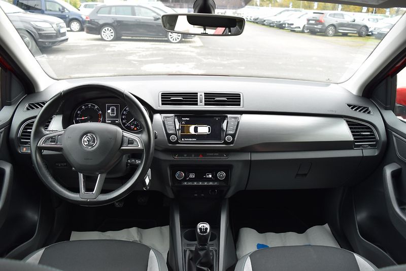 Škoda Fabia (2016) 1.2TSI 66kw AMBITION TAŽN APP  - fotka 18 z 49