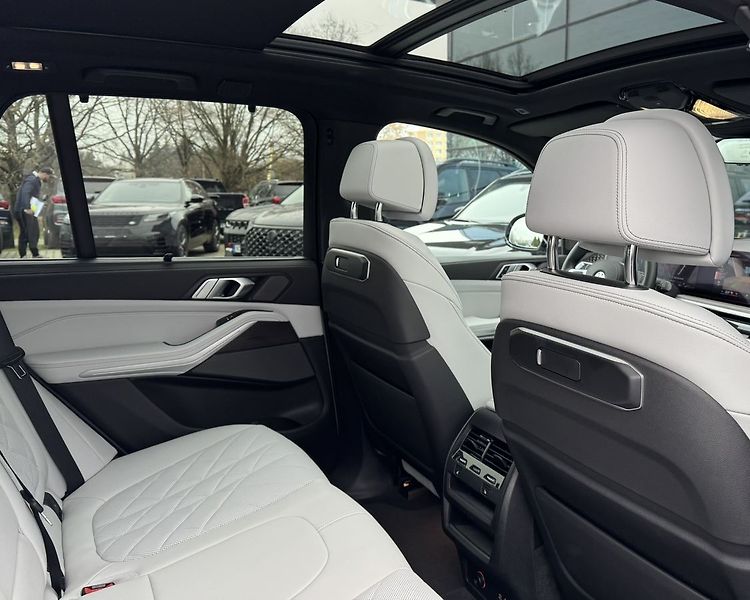 BMW X5 30xd Masáž Ventilace Softclose - fotka 23 z 25