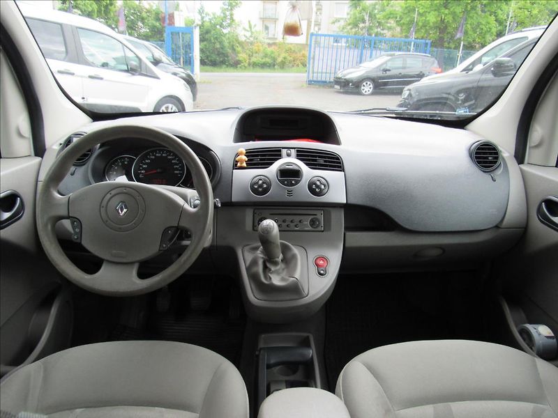 Renault Kangoo 1,5 DCi 63KW 5míst - fotka 11 z 29