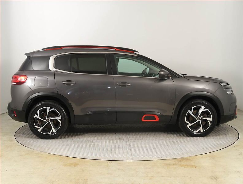 Citroën C5 Aircross (2019) PureTech 130, ČR,1.maj - fotka 6 z 20