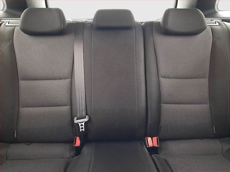 Hyundai i30 (2014) 1.6 MPI, Tempomat - fotka 10 z 16