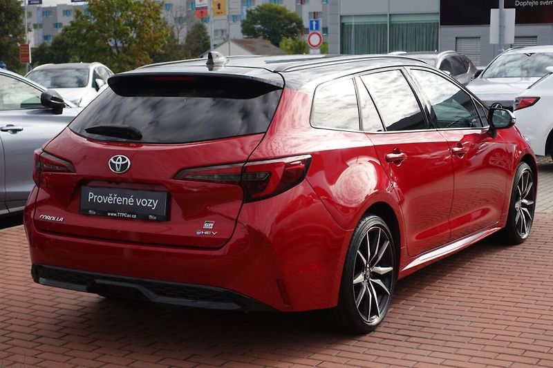 Toyota Corolla 2,0 HEV GR SPORT JBL - fotka 4 z 33