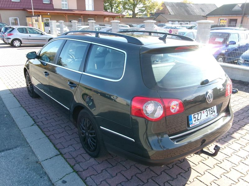 Volkswagen Passat (2007) 2,0TDI 103kW AC TEMP HF - fotka 6 z 25