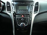 Hyundai i30 (2016) 1.6 CRDi, ČR, AC, TZ, park - náhled 9