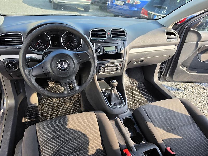 Volkswagen Golf Variant 1.6 TDi  - fotka 9 z 19