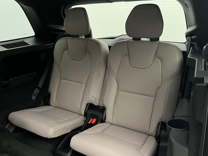 Volvo XC90 T8 AWD BRIGHT PLUS 7 MÍST - fotka 21 z 53