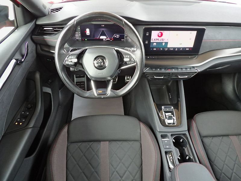 Škoda Octavia 2.0 TSI 180kW DSG RS ČR DPH - fotka 7 z 29