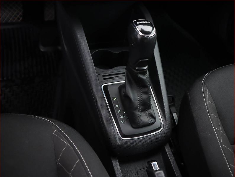 Škoda Fabia (2017) Style 1.0 TSI, Automat - fotka 13 z 22