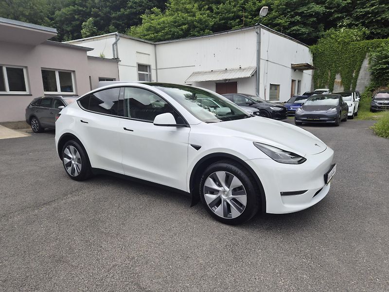 Tesla Model Y LONG RANGE DUAL MOTOR TZ 91 % - fotka 3 z 50