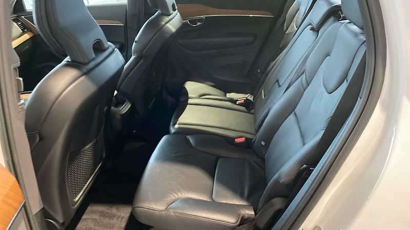 Volvo XC90 INSCRIPTION, B5 AWD, 173+10 kW - fotka 9 z 31