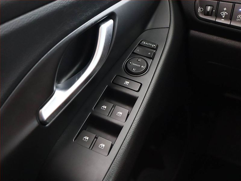 Hyundai i30 (2022) 1.5 T-GDI MHEV, Automat - fotka 18 z 18