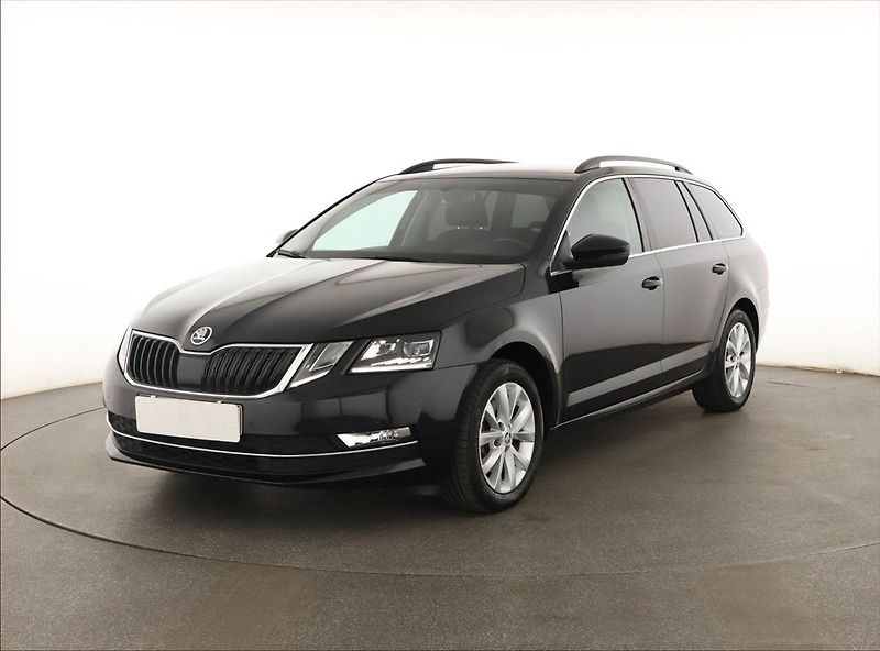 Škoda Octavia (2018) 1.5 TSI, Navi, Tempomat - fotka 2 z 19