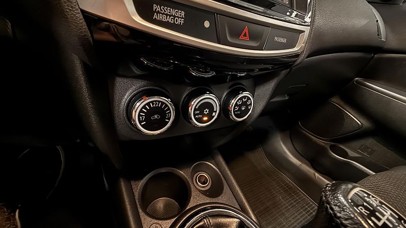 Mitsubishi ASX (2016) 1.6Di-D, ČR,4X4 - fotka 37 z 56