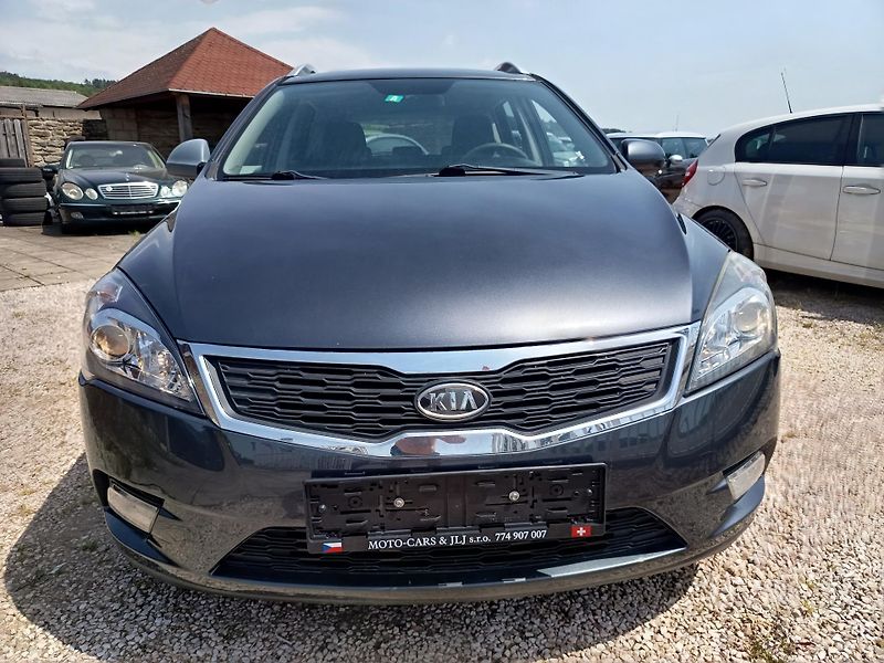 Kia Ceed (2010) 1.4SW - fotka 2 z 37