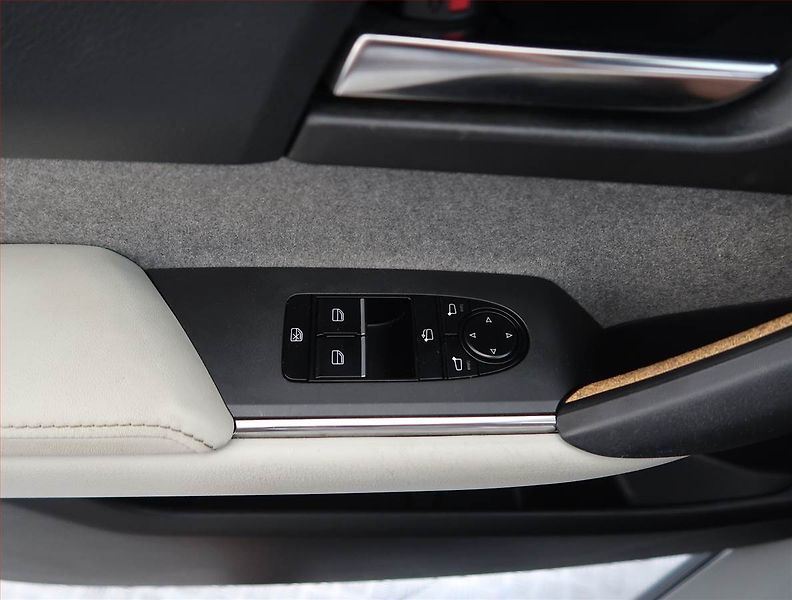 Mazda MX-30 (2020) e-Skyactiv, SoH 94%, Automat - fotka 24 z 27