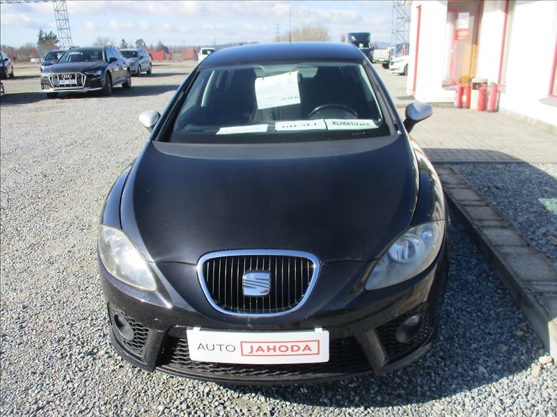 Seat Leon 1,9 TDI FR, aut. klima, 125kw, - fotka 2 z 31
