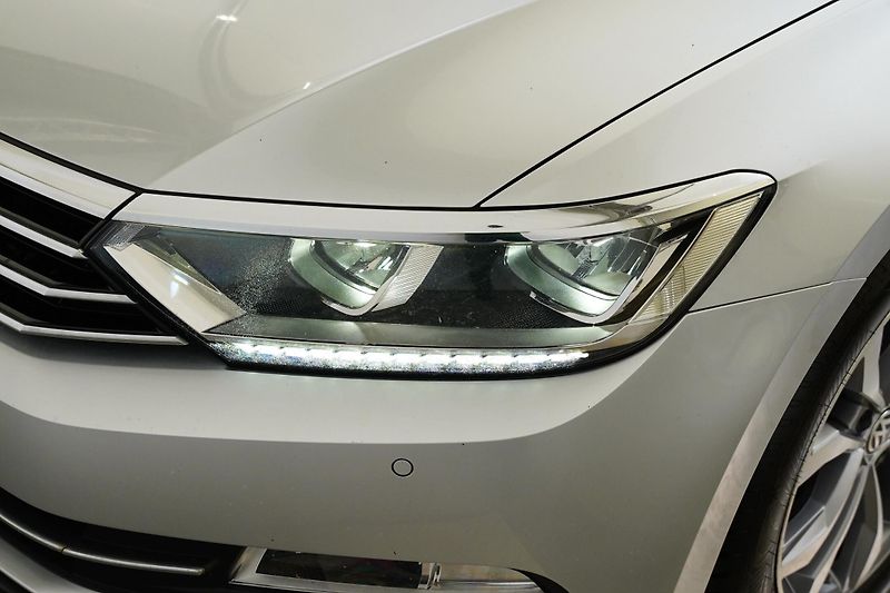 Volkswagen Passat - fotka 9 z 28