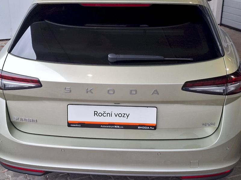 Škoda Superb (2024) COMBI Laurin&Klement TD 142/2. - fotka 24 z 55