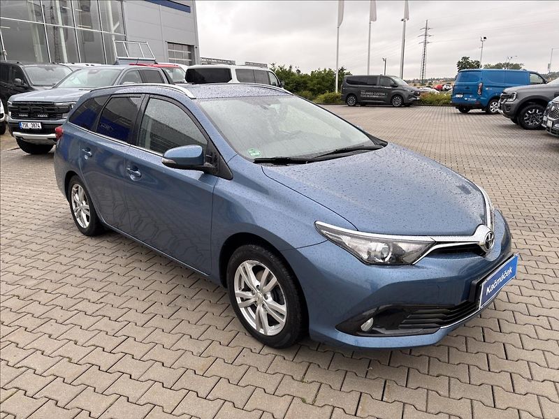 Toyota Auris 1,6 Active Trend 97kW - fotka 7 z 33
