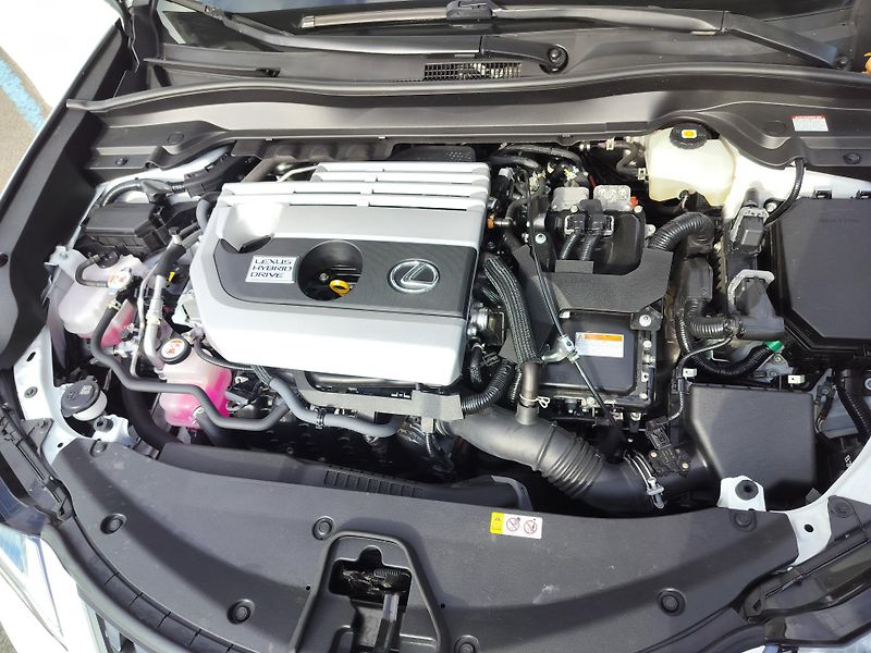 Lexus UX 250h black-white edition, kůže - fotka 25 z 25