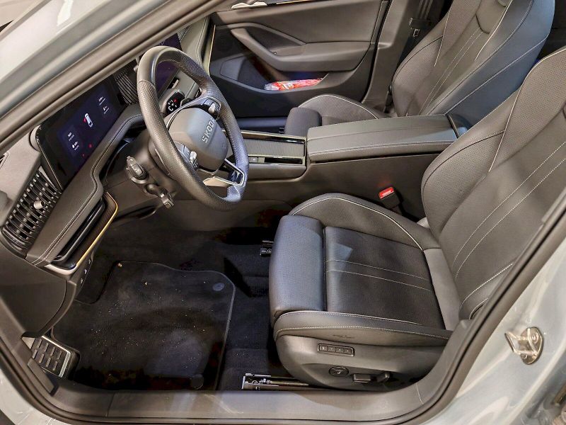 Škoda Superb (2025) Combi 2.0 TSI 195 kW DSG 4x4 S - fotka 25 z 36