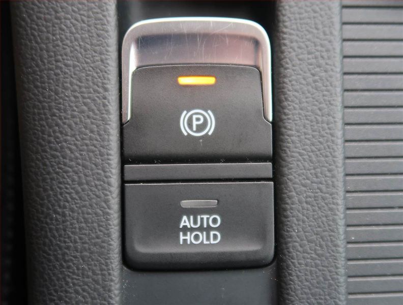Volkswagen Passat (2019) Highline 2.0 TDI, Automat - fotka 19 z 22