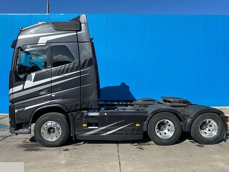 Volvo FH (2021) 750 6x4 tahač 70t EURO 6 - fotka 12 z 14