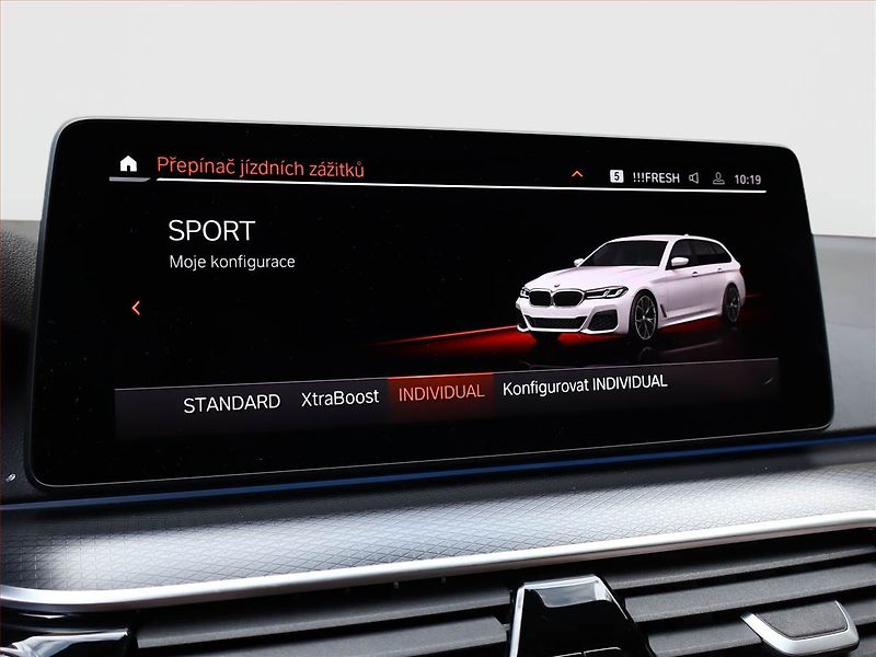 BMW Řada 5 (2022) M Sport 530e - fotka 17 z 28