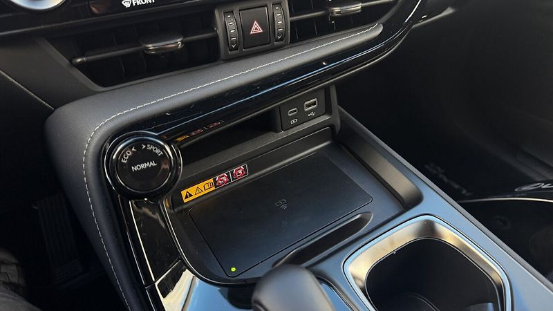 Lexus NX 350h 350H 2,5 HEV EXECUTIVE TOP - fotka 10 z 28