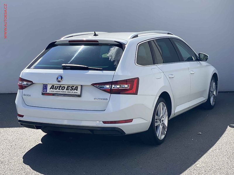 Škoda Superb (2017) 2.0 TDi, Style, STK6/28 - fotka 4 z 18