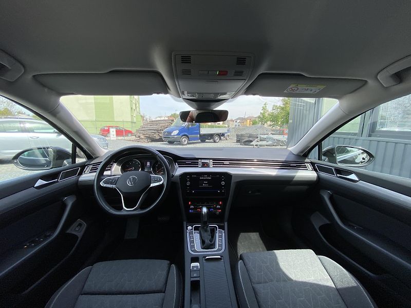 Volkswagen Passat 2.0TSI140kW-1xMAJ.-LED-DSG-ACC - fotka 32 z 49