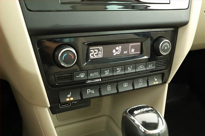 Škoda Rapid (2018) Spaceback 1.4 TSI, Automat - fotka 15 z 16