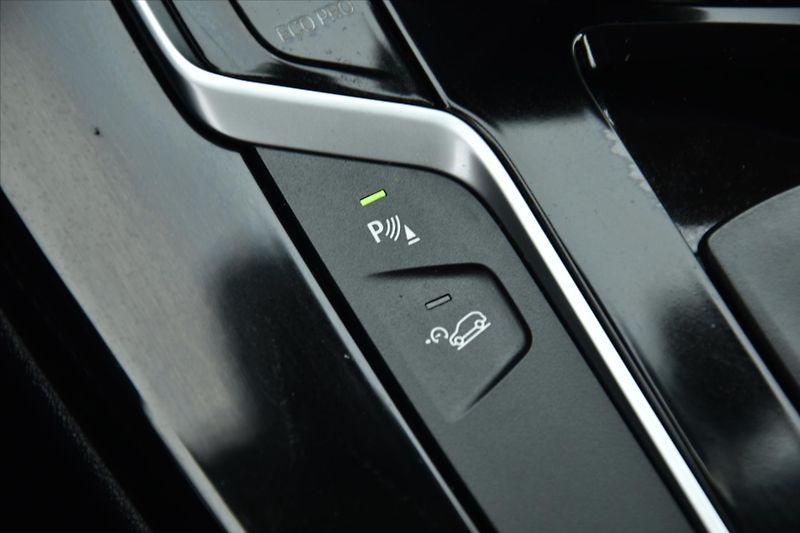 BMW X3 xDrive 20d 140kW XLine HEAD-UP - fotka 23 z 26