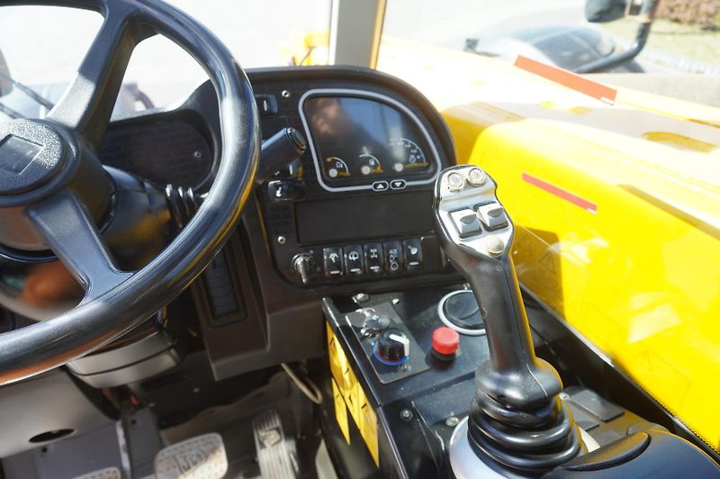 JCB (2018) 526-56 AGRI Plus / 5.6 m - fotka 23 z 24