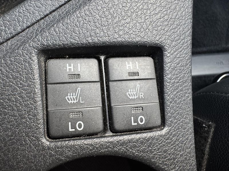 Toyota Auris 1,8HYBRID STYLE, ČR - fotka 19 z 20