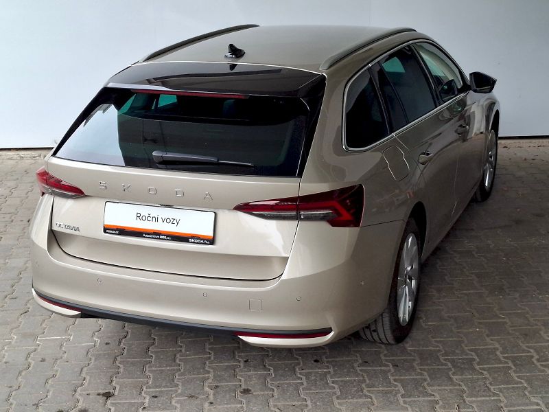 Škoda Octavia (2025) COMBI TOP SELECTION 2,0 TDI 11 - fotka 38 z 50