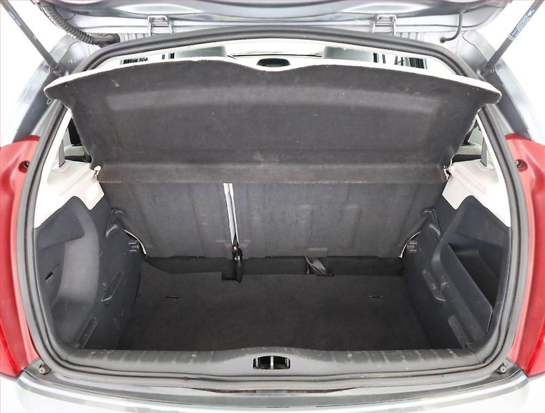 Citroën C3 (2004) Exclusive 1.4 i, nová STK - fotka 15 z 15