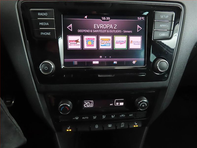 Škoda Rapid (2017) Style 1.0 TSI, Xenony - fotka 12 z 15