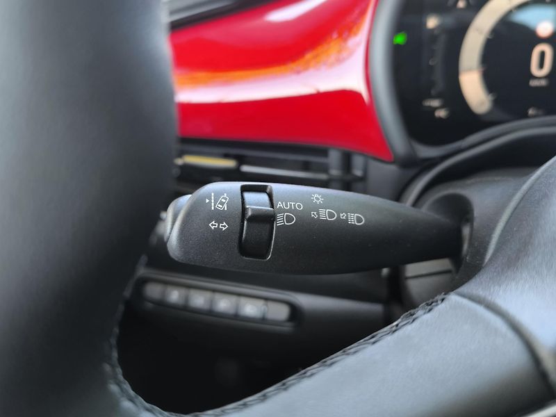 Fiat 500 (2026) Hybrid Icon 1.0 BSG 65k - fotka 12 z 35