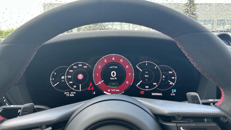 Porsche 911 (2026) Carrera 4 GTS Cabriolet - fotka 26 z 30