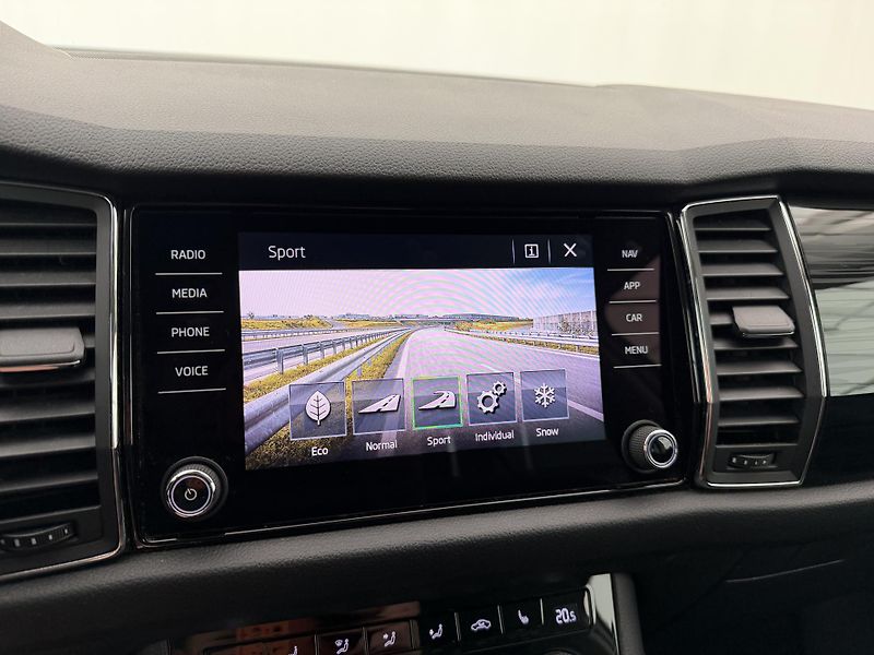 Škoda Kodiaq 2.0Tdi*110kw*4x4*CZ*Style* - fotka 38 z 50