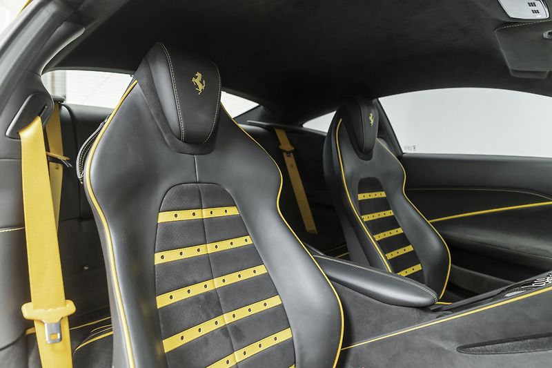 Ferrari Roma Giallo modena*krásná výbava - fotka 14 z 45